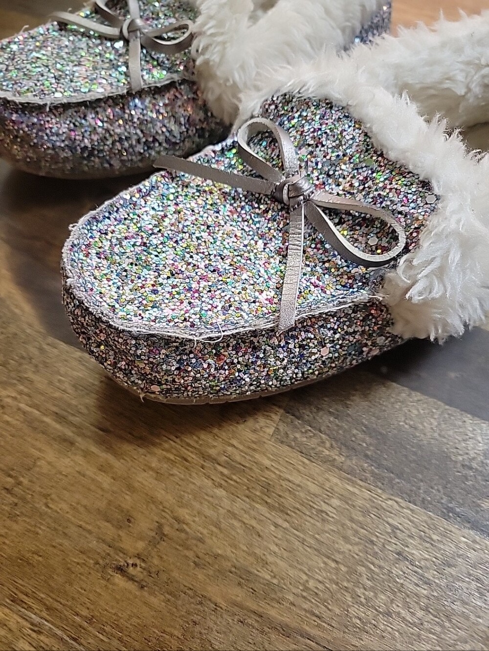 Sparkly Glitter Moccasin Slippers with Faux Fur Trim Girls Size 3 - Picture 3 of 16